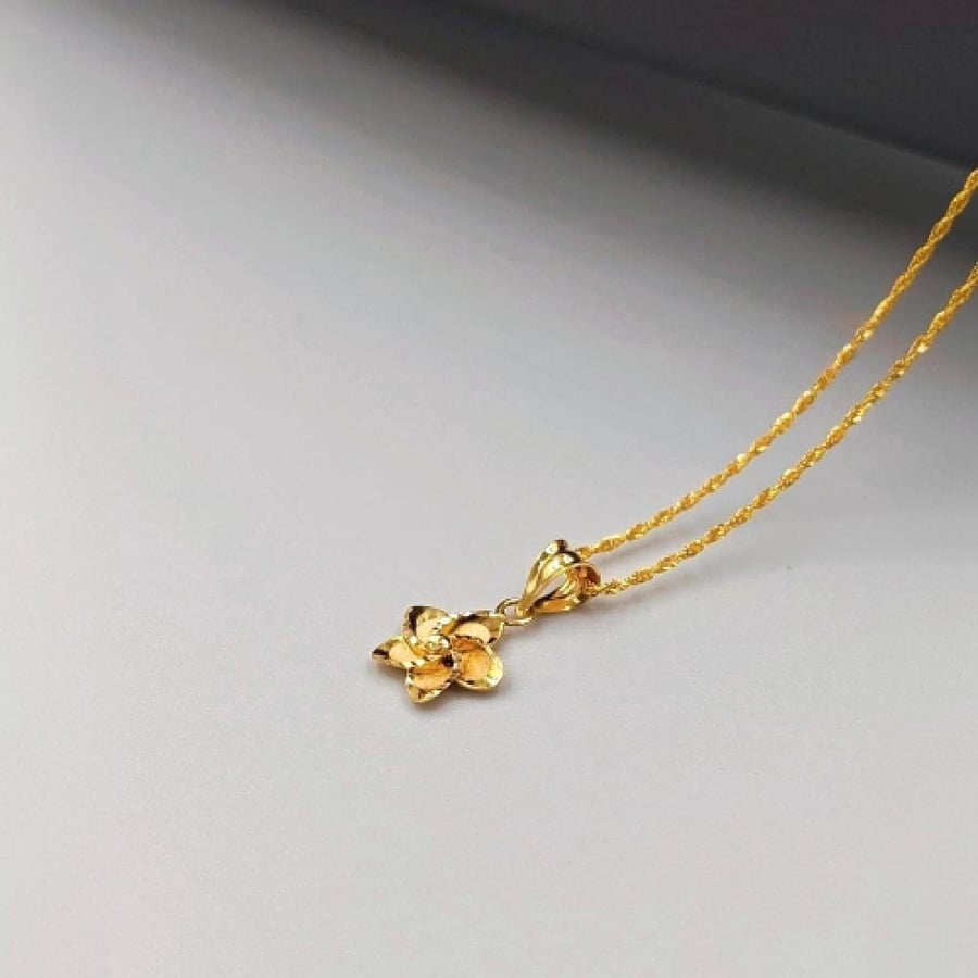 18K Gold Necklace - عقد ذهب عيار 18