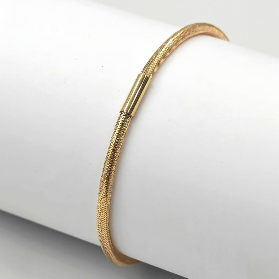 Stretch Bangle 18K Gold