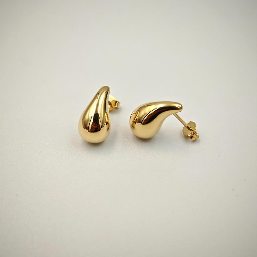 18k Gold Earrings - حق ذهب عيار 18