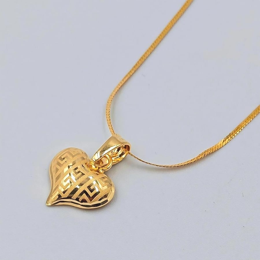 طقم ذهب عيار 18 - 18K Gold set Heart shape
