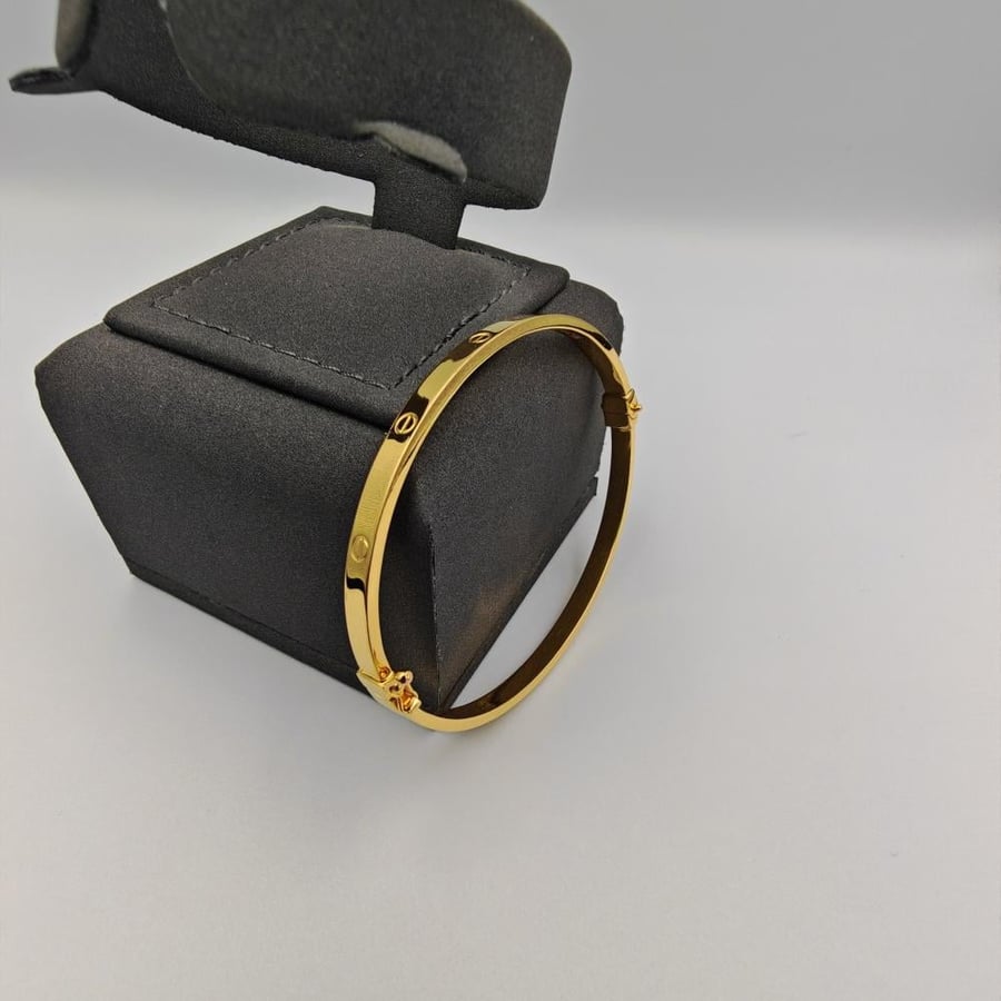 إسوارة كارتير عيار 18 - Cartier Bangle 18K