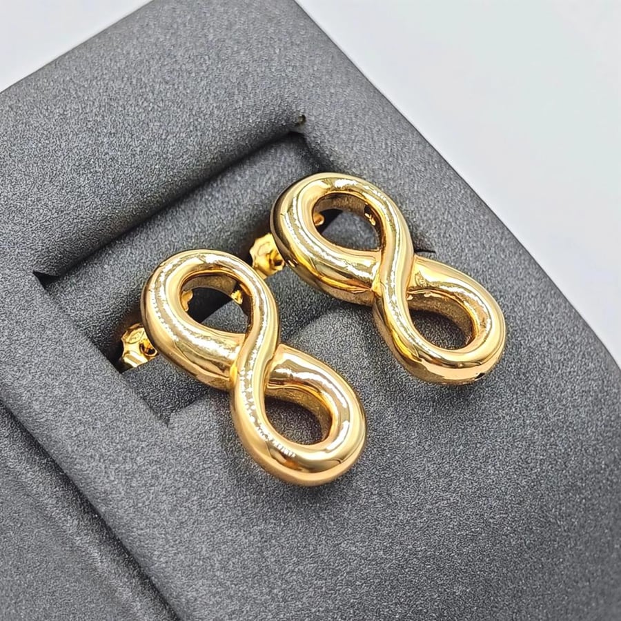18K Gold Earrings - حلق ذهب عيار 18