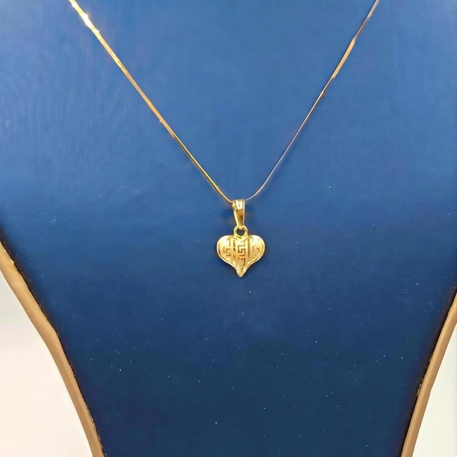 طقم ذهب عيار 18 - 18K Gold set Heart shape
