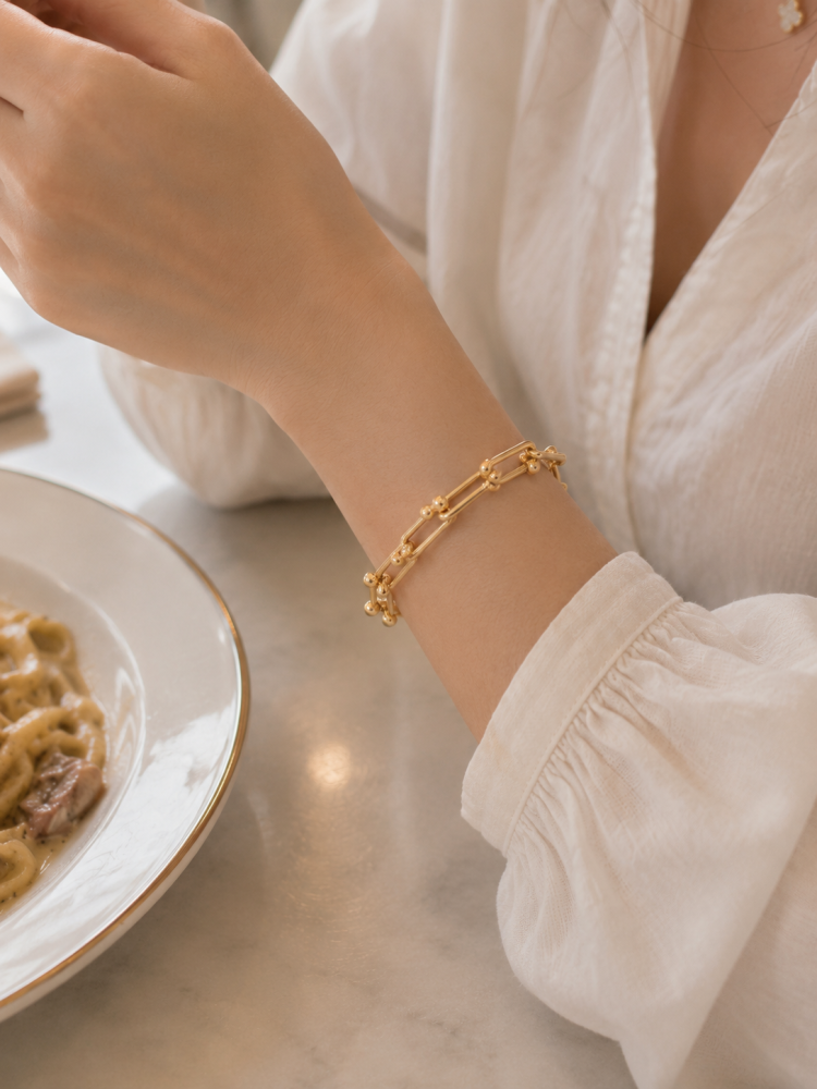 اسوارة ذهب عيار 18 مميزة تصميم بيبر كليب 6.10جم - 18K Bracelet Distinctive Paperclip Design 6.10g