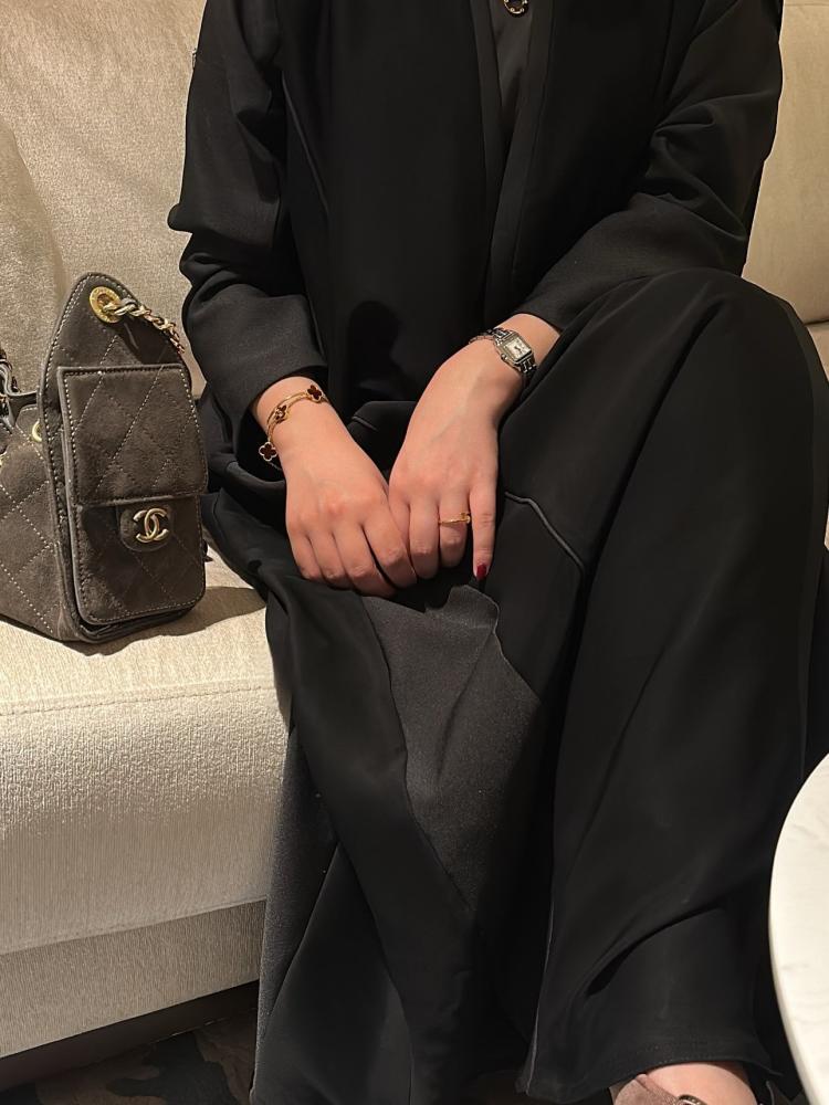 عباية كلوش بقماش باربي اندنوسي- أوريا لاين