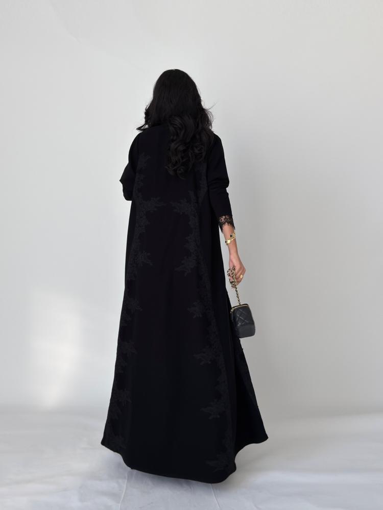 عباية كريب سيراميك + دانتيل قصة كلوش - أوريا لاين