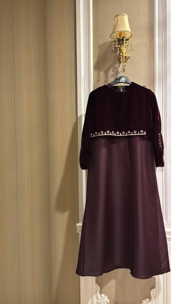 عبايه تطريز يدوي خيوط قصب باللون الفضي _أوريا لاين