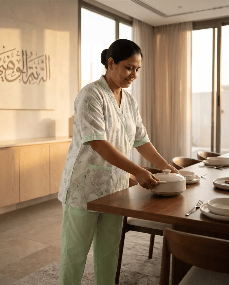 طقم يونيفورم منزلي خفيف للصيف – قماش قطني بارد بألوان سماوي وبينك وأخضر