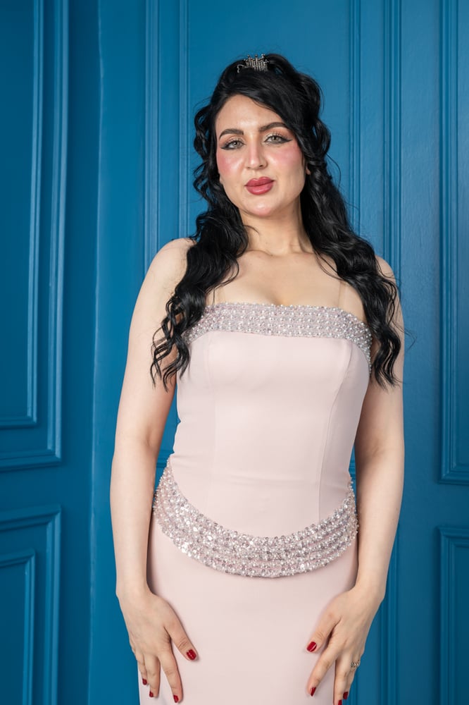 Evening dress with a unique design pattern on the chest