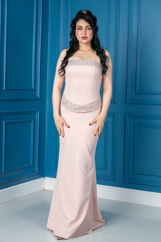 Evening dress with a unique design pattern on the chest