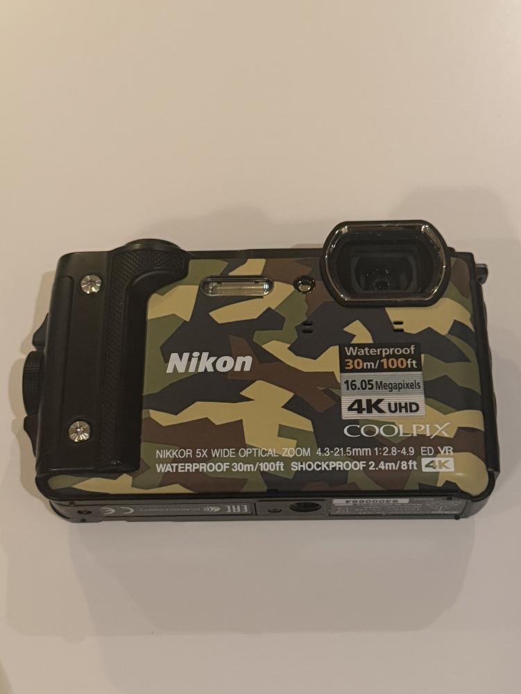 ‏Nikon Coolpix W300