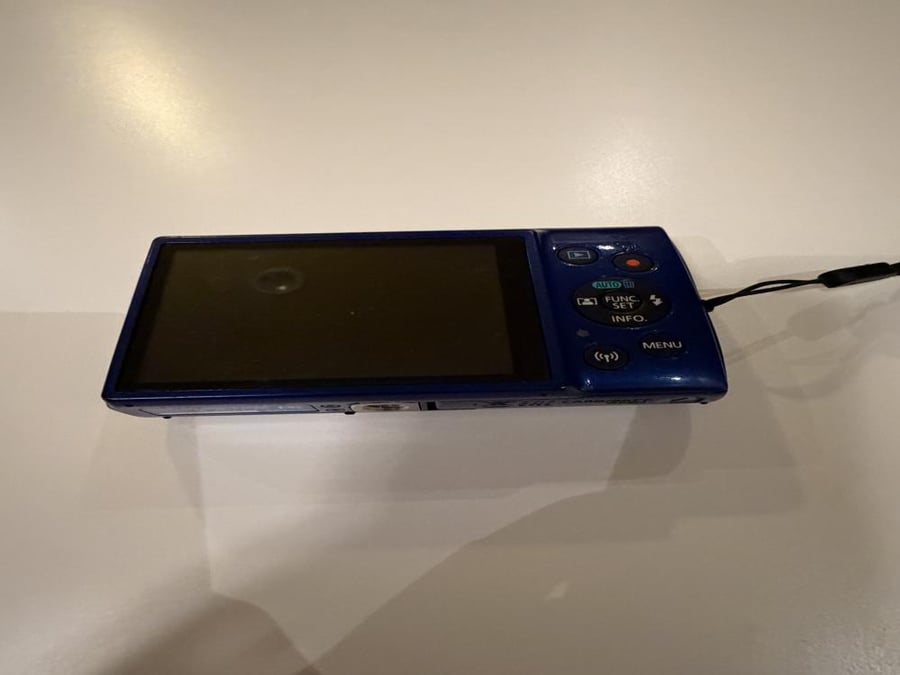 Canon PowerShot ELPH 190 ls