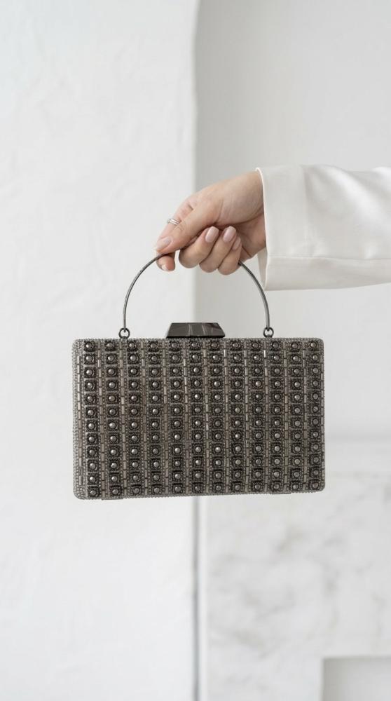 حقيبة "دايموند جلام" (Diamond Glam Clutch)