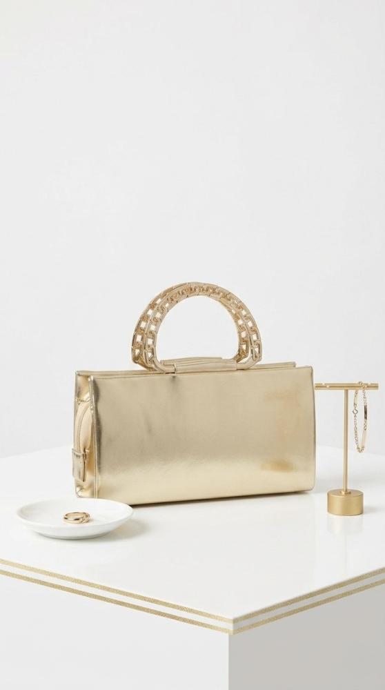حقيبة السلسلة العصرية" (Modern Chain Handle Bag)