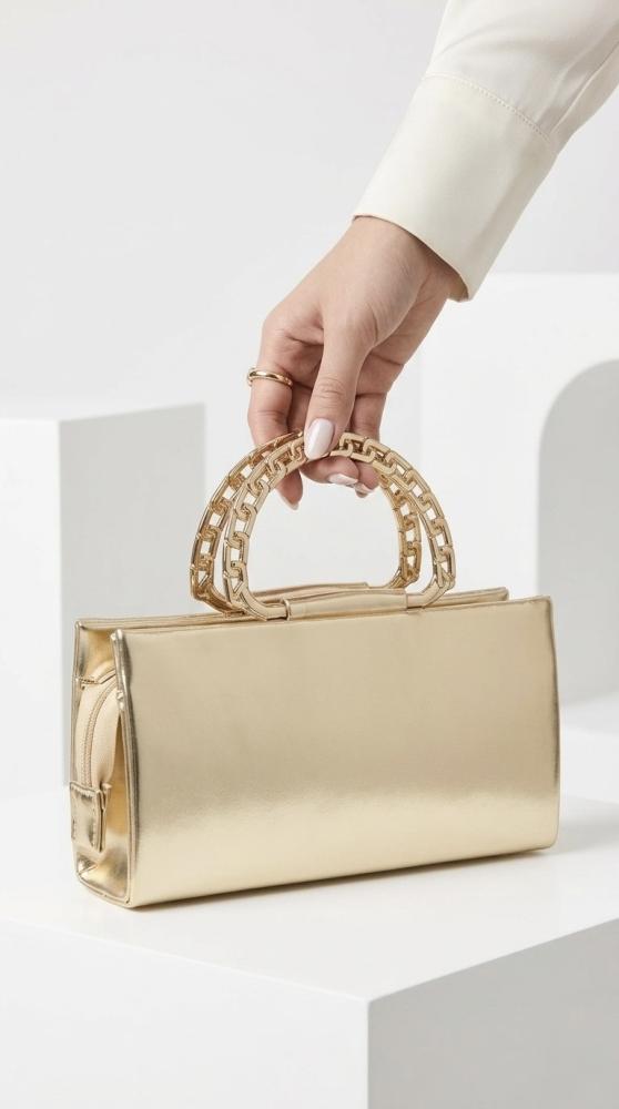 حقيبة السلسلة العصرية" (Modern Chain Handle Bag)