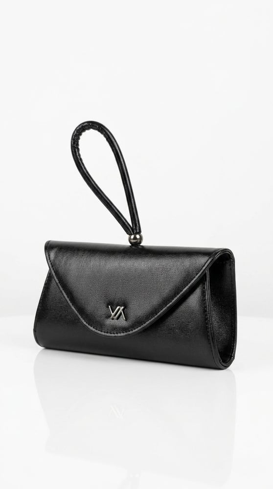 "كلتش 'مودرن' الأسود" (Modern Minimalist Clutch)