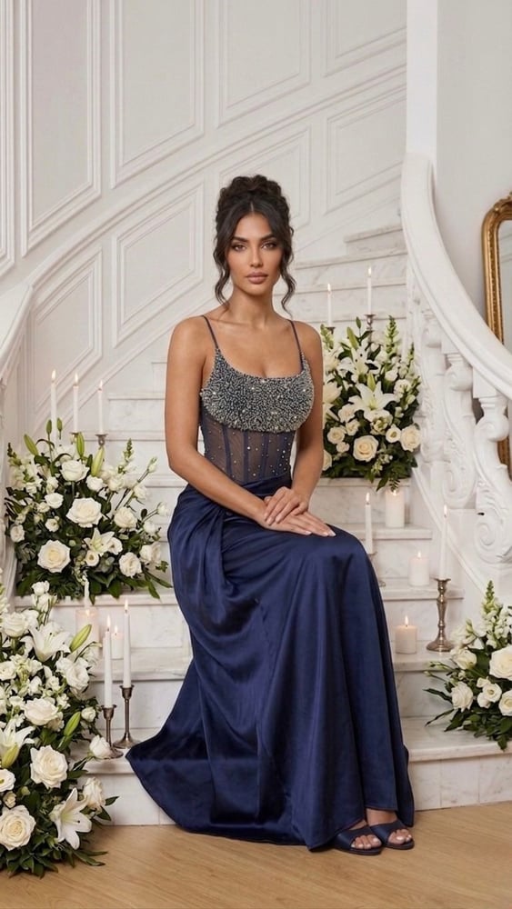 فستان "نجم لورنس" (Midnight Serenity Gown)
