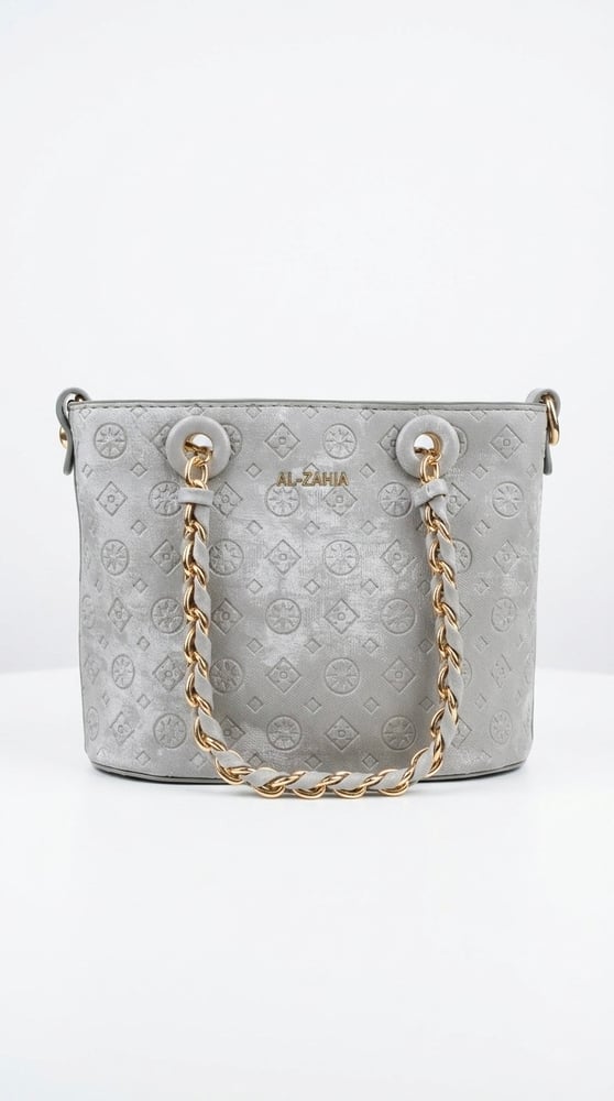 حقيبة "سيمفونية الأناقة" (Elegance Symphony Tote)