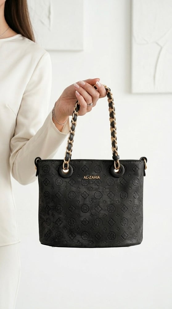 حقيبة "سيمفونية الأناقة" (Elegance Symphony Tote)