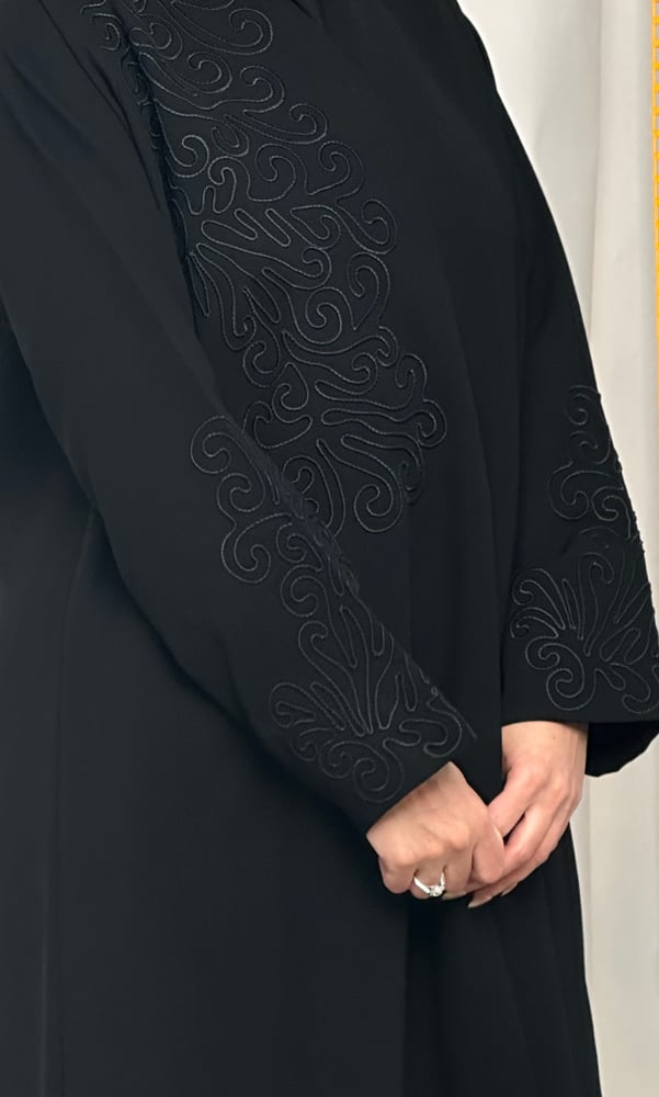 خام كوبا تطريز أسود