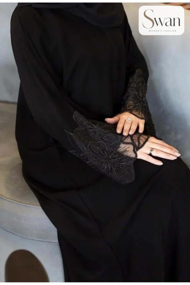 عباية إيفان بأكمام شفافة