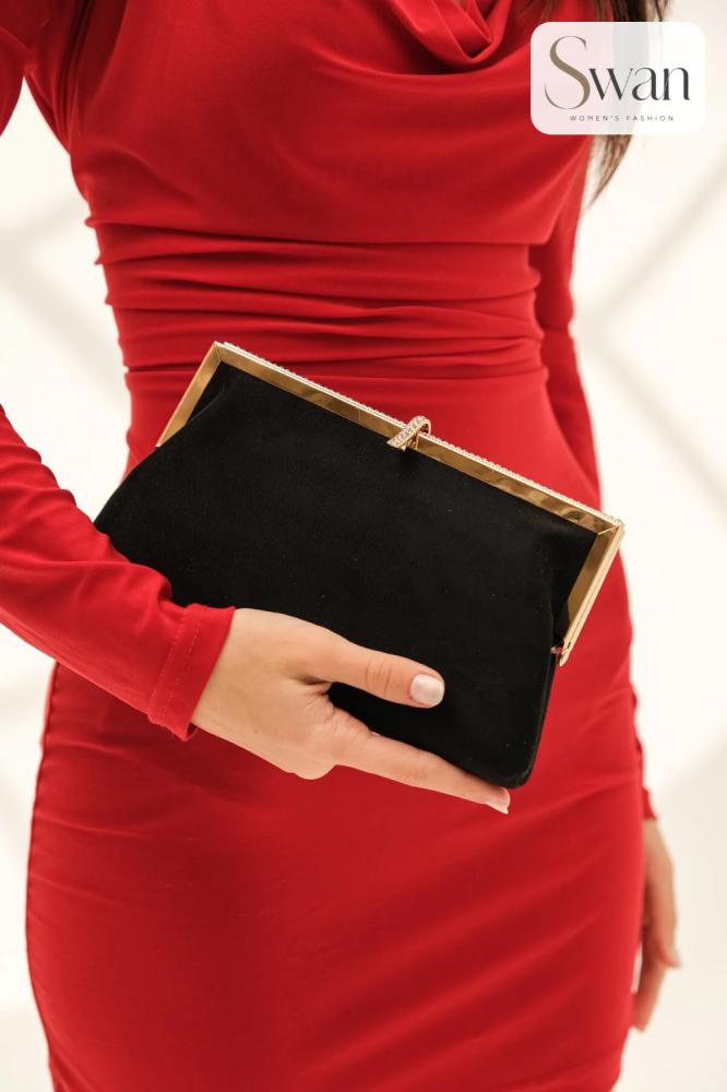 حقيبة سهرة ساتان سوداء بتفاصيل أحجار