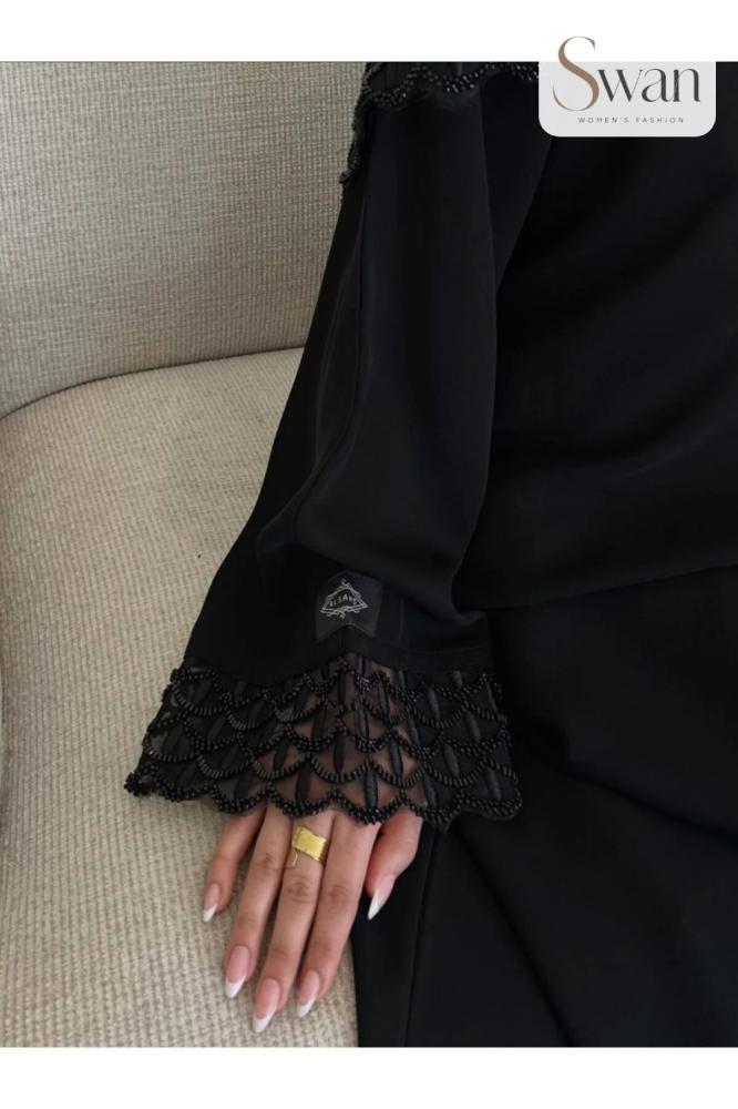 عباية لورين كريب بقصة نصف كلوش