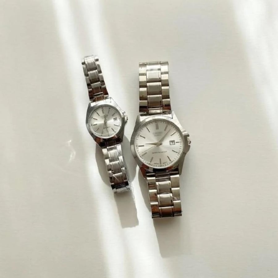 Casio circular silver watch