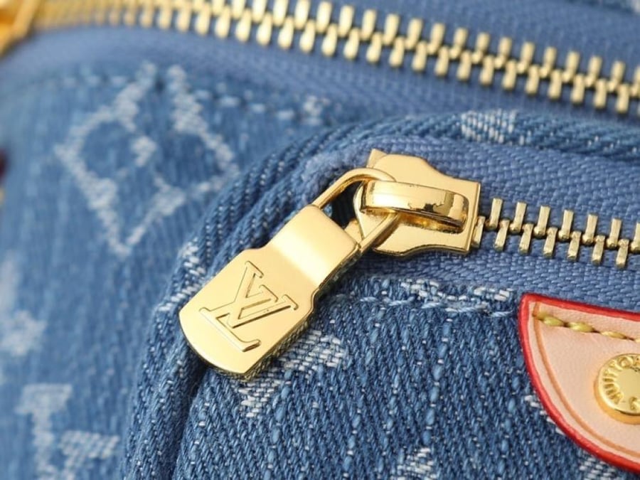 العنوان: شنطة كروس Louis Vuitton Denim Blue Monogram