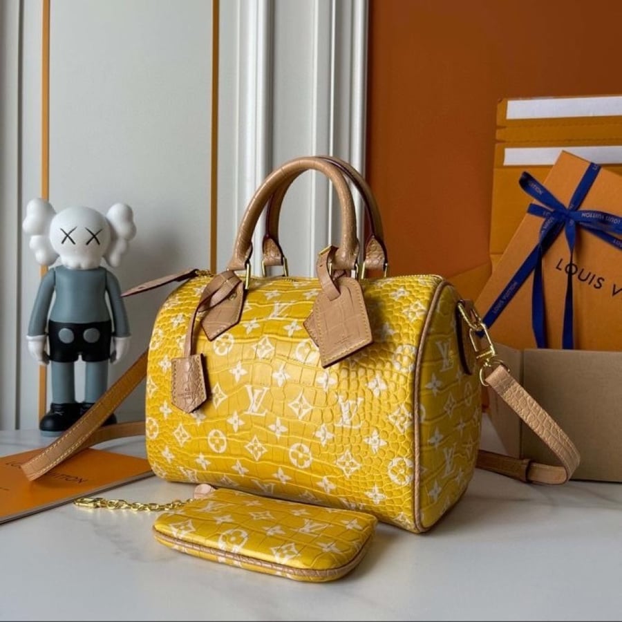 العنوان: شنطة يد Louis Vuitton Yellow Monogram بنقشة Crocodile