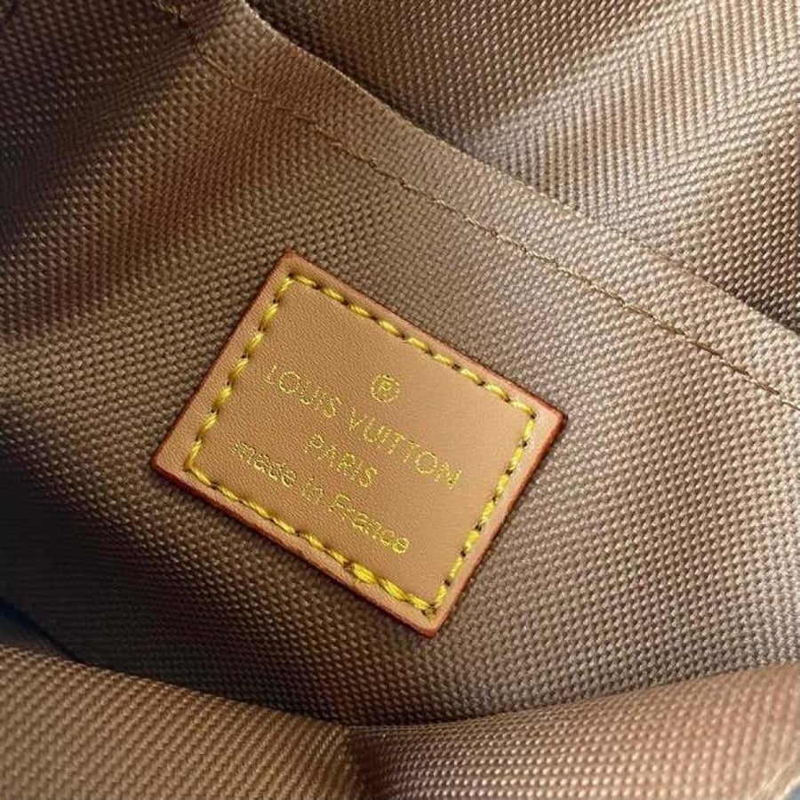 شنطة كروس Louis Vuitton Monogram بنية بإبزيمين أماميين