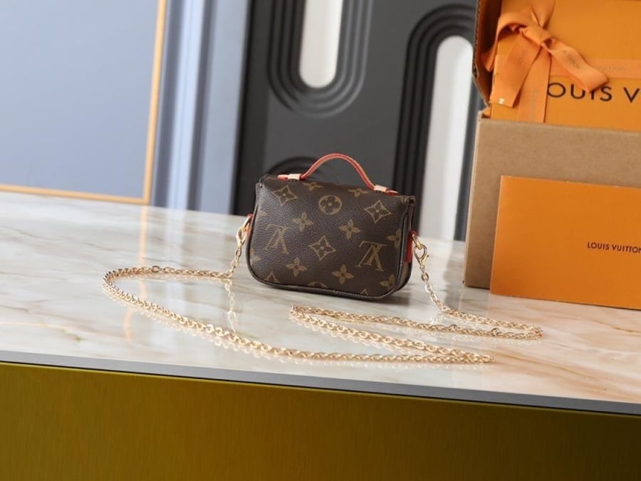 العنوان: شنطة ميني Louis Vuitton Brown Monogram بسلسلة ذهبية