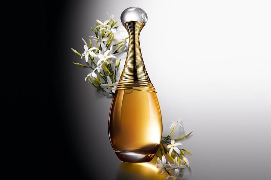 عطر جادور من ديور للنساء او دو بارفيوم-أطلبة الأن !