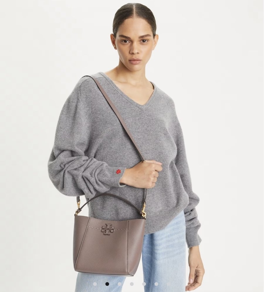 - Tory burch SMALL MCGRAW BUCKET BAG
