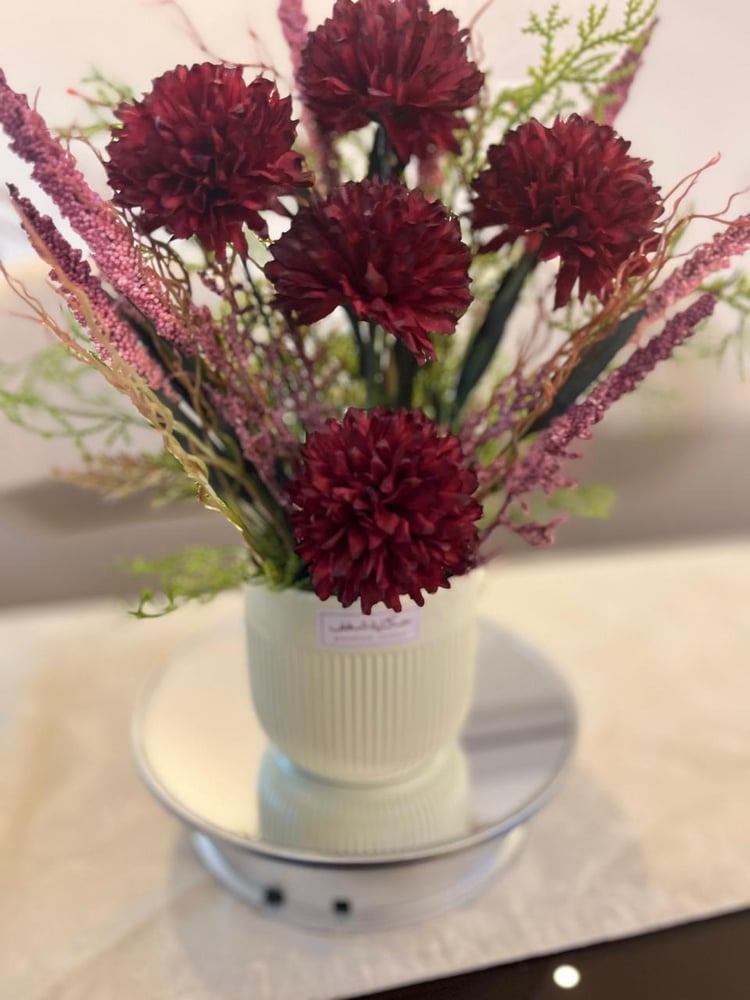 F94 مزهرية خزفية صغيرة مزينة بأزهار برغنديه