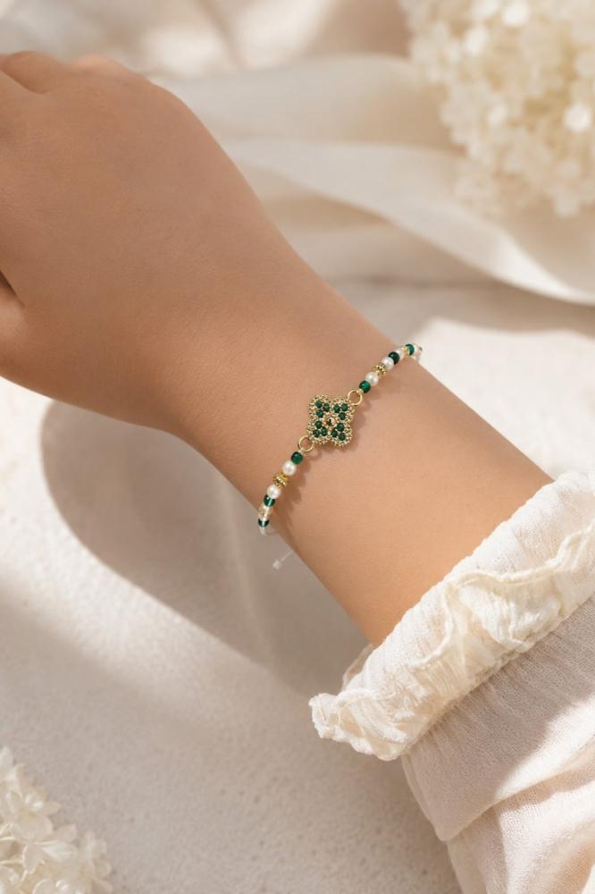 اسورة اليوم الوطني 96 بناتي بحِلية الزهرة الذهبية K-16-001
