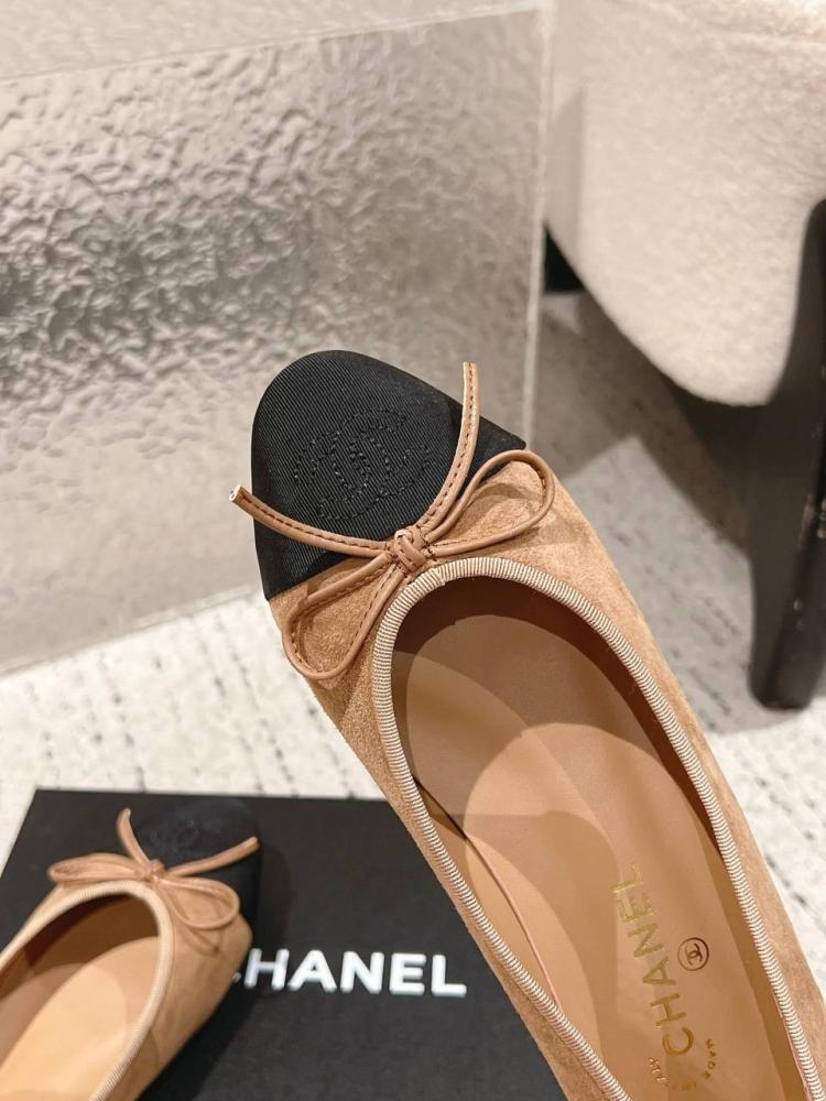 حذاء فلات شانيل Chanel cashmere ballet flats