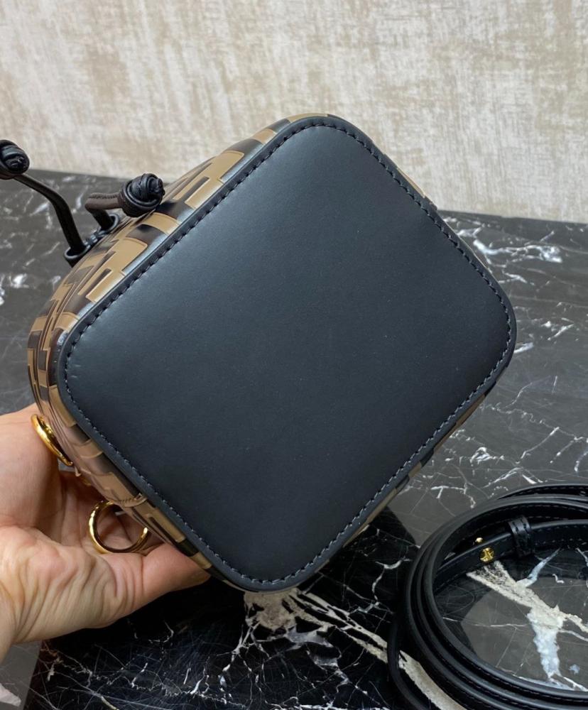 شنطه Fendi small bucket bag