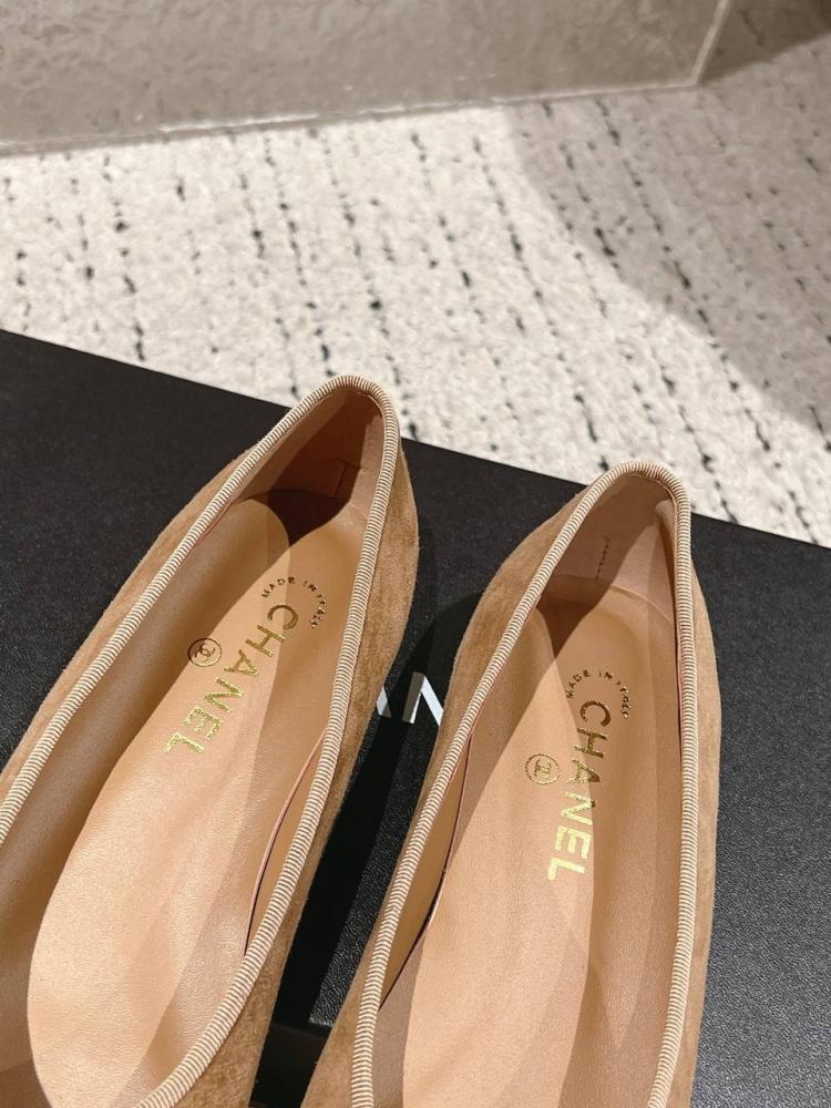 حذاء فلات شانيل Chanel cashmere ballet flats
