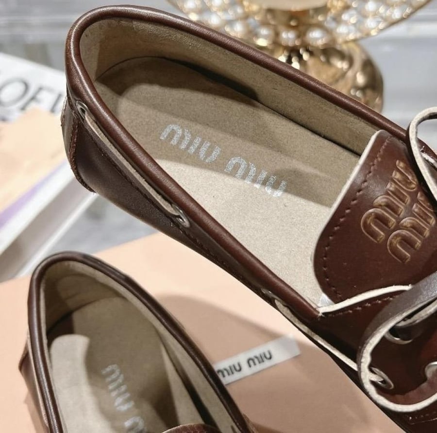 حذاء MiuMiu retro lace-up shoes