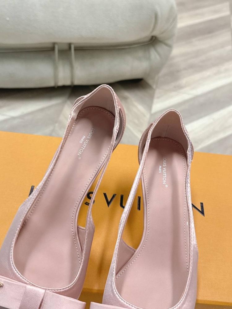 هيلز لويس فيتون Louis Vuitton pointed-toe high heels with bow
