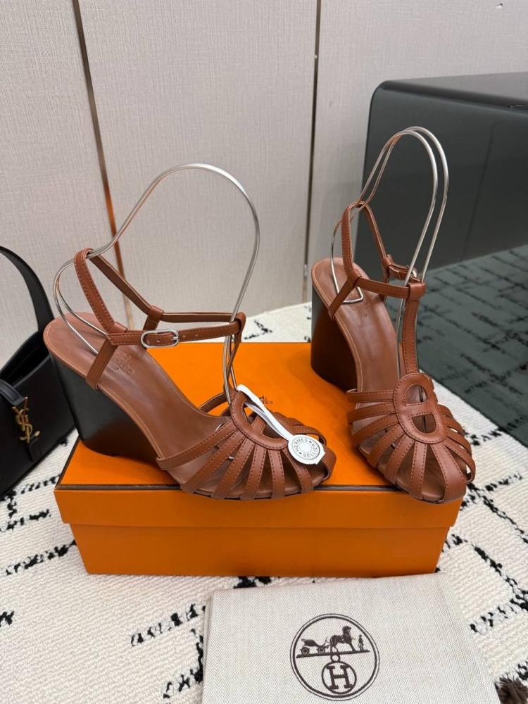 حذاء ايرميز Hermès Roman pig cage pig nose wedge sandals