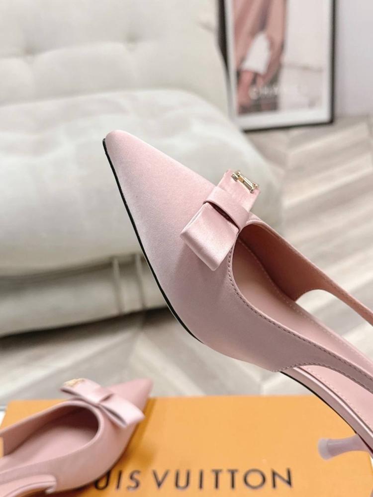 هيلز لويس فيتون Louis Vuitton pointed-toe high heels with bow