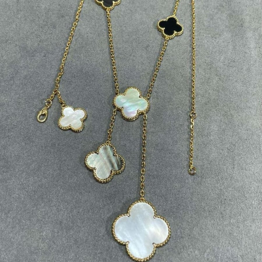 سلسال Van Cleef & Arpels Magic Alhambra Necklace