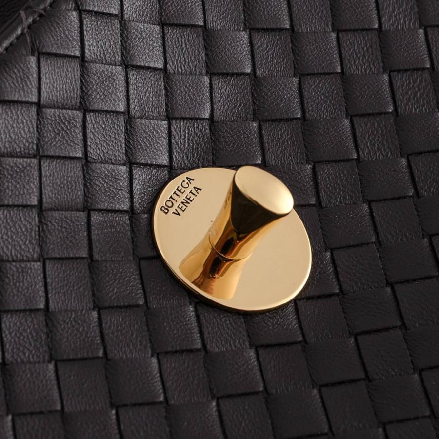 شنطه بوتيقا Bottega Veneta Madison Bag