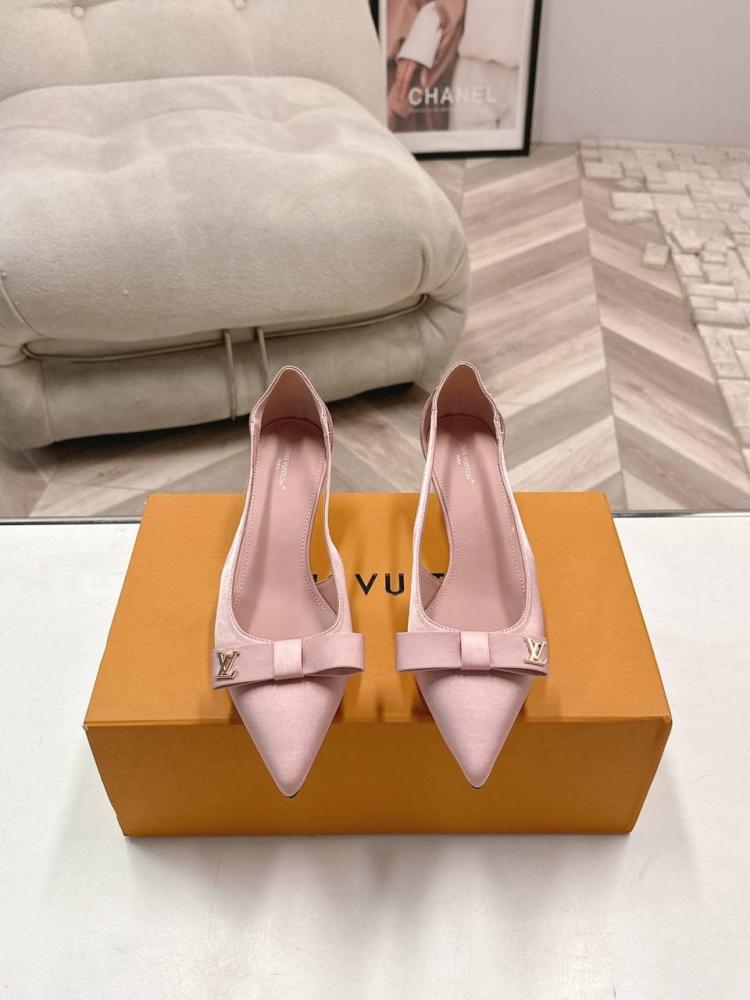هيلز لويس فيتون Louis Vuitton pointed-toe high heels with bow