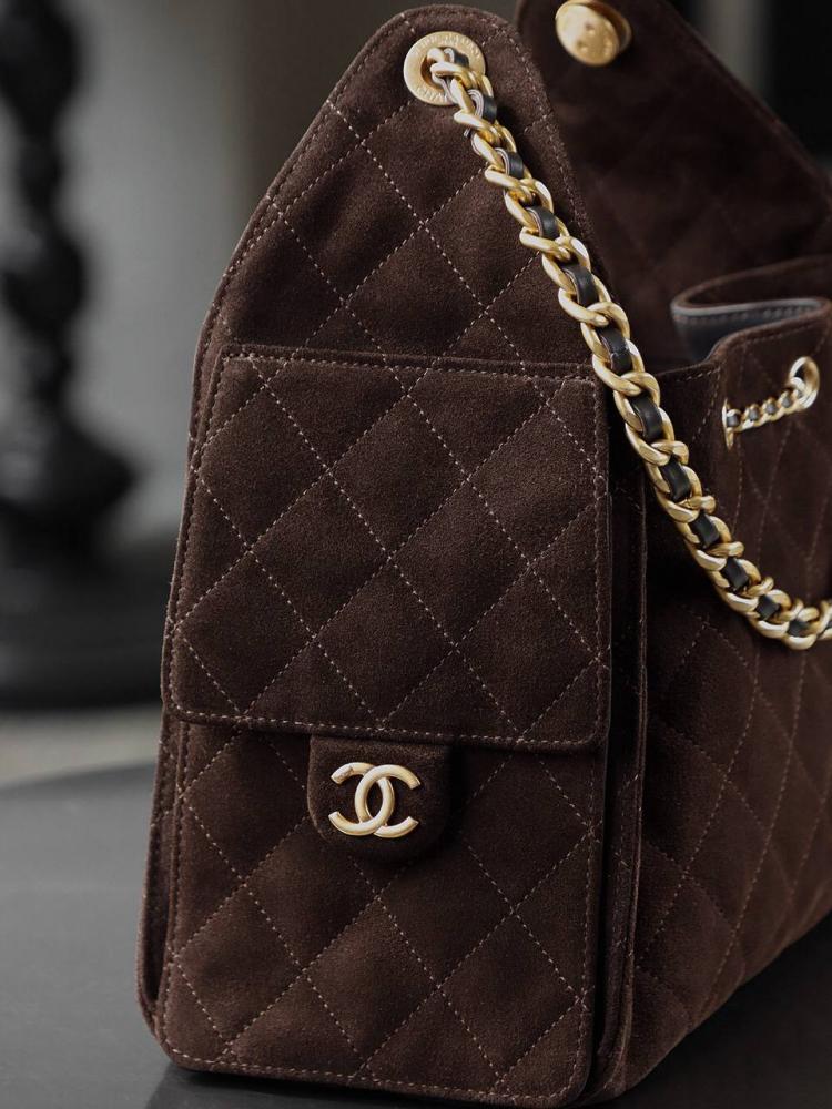 شنطه شانيل Chanel Suede Hobo Bag