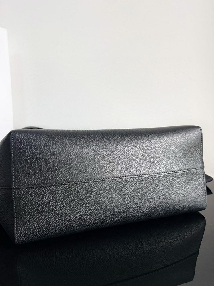شنطه Celine Medium CABAS ANAïs Handbag