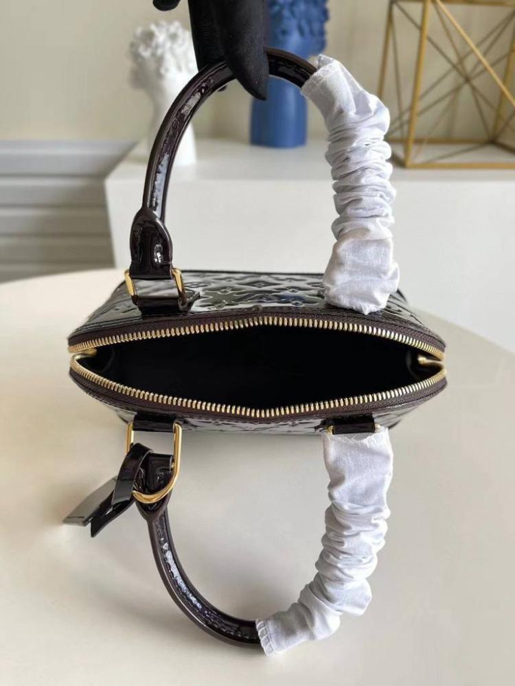 شنطه LOUIS VUITTON ALMA BB BAG