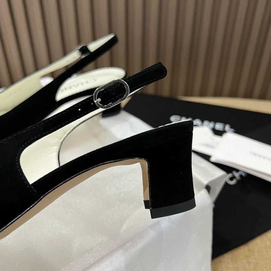 حذاء Chanel suede low heels